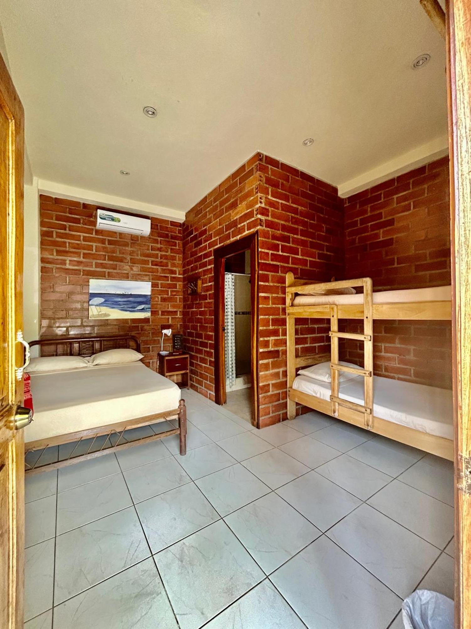 The Sea Garden House Hotel Olon Exterior photo