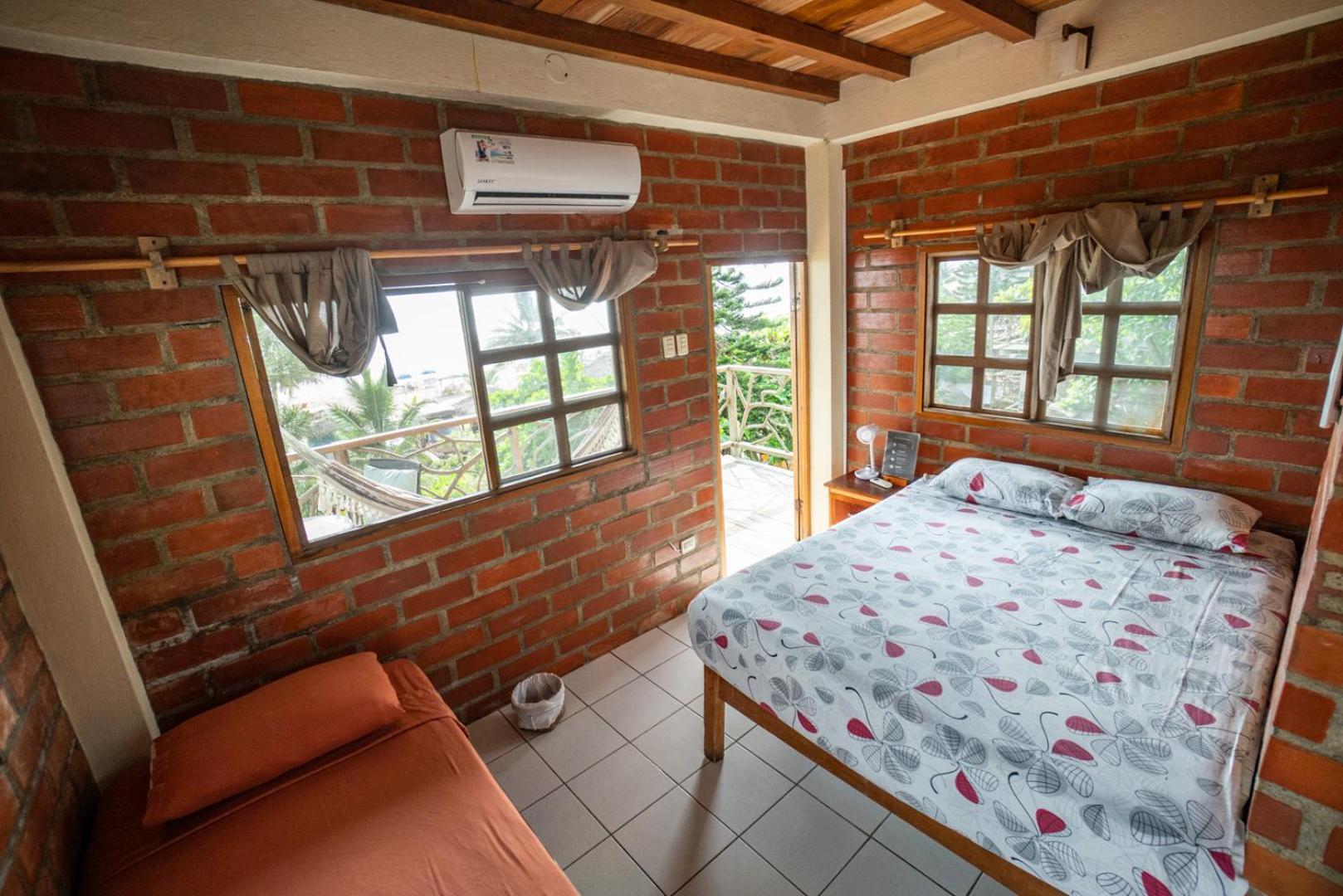 The Sea Garden House Hotel Olon Exterior photo