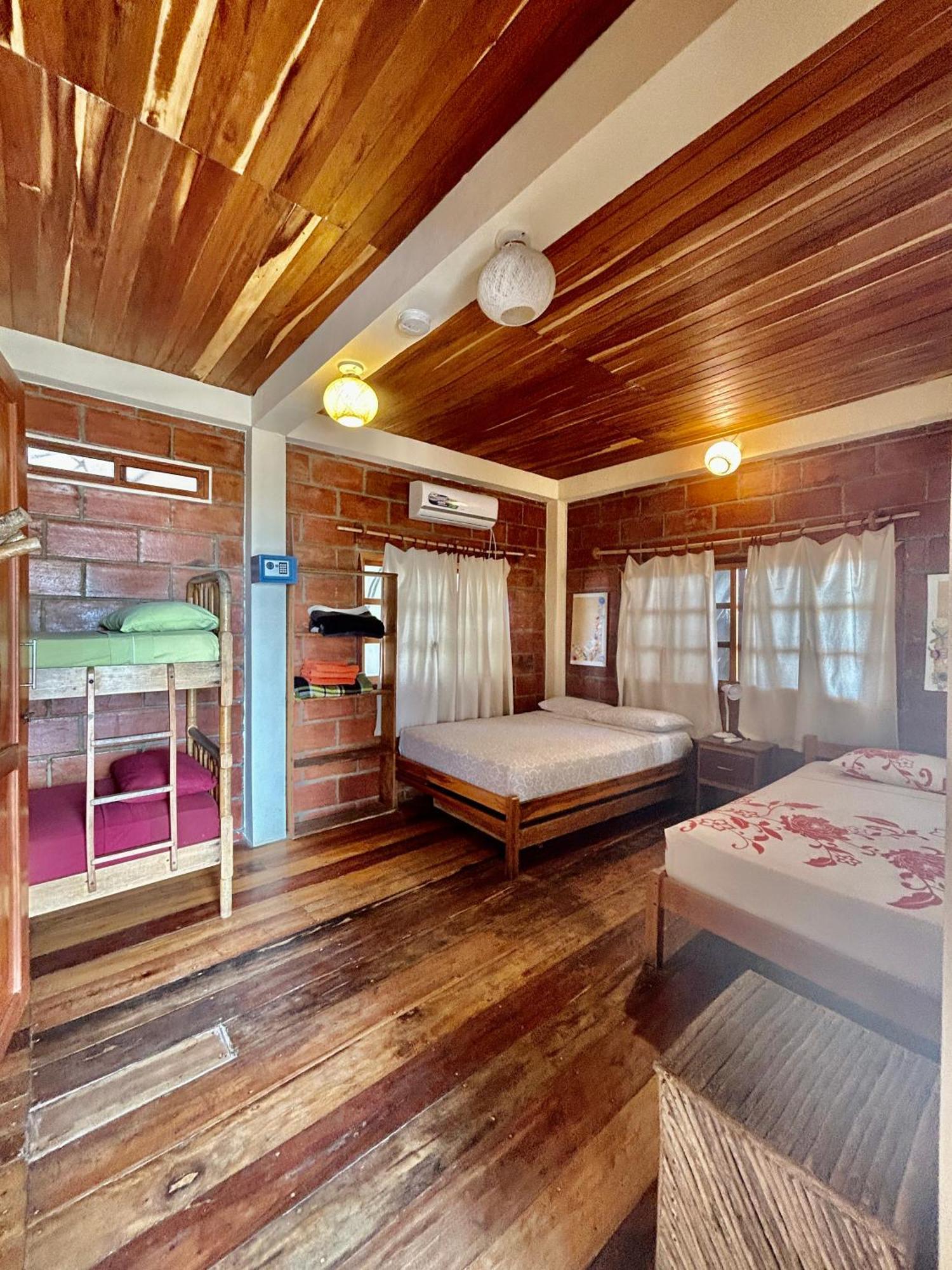 The Sea Garden House Hotel Olon Exterior photo